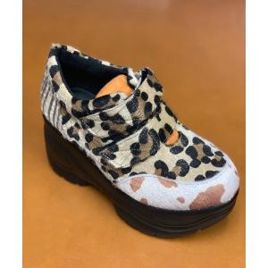 スニーカー 厚底ベルクロスニーカー