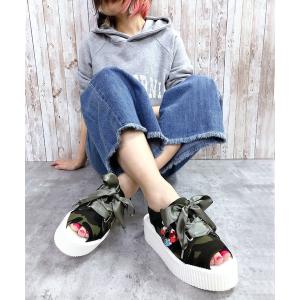 サンダル アシンメトリーワッペン付厚底サンダル