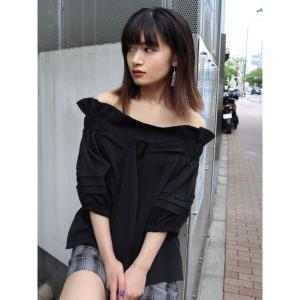 シャツ ブラウス ギャザーベルトオフショルダートップ