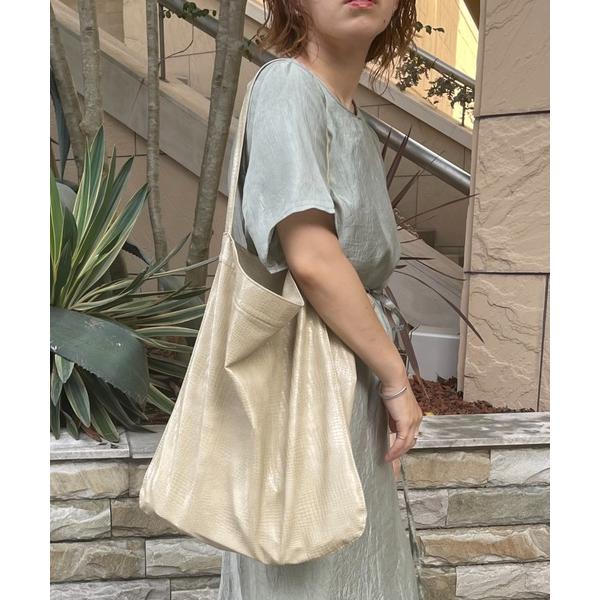 トートバッグ python tote bag / A4サイズもすっぽりパイソン柄トートバッグ レディ...