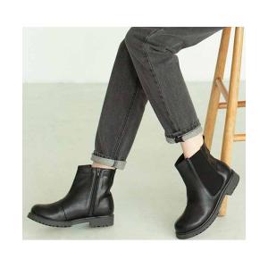 ブーツ リブ　イン　コンフォート　栞里ちゃんとつくった　足もとにボリューム！サイドファスナーで脱ぎ履きらくちん　タンクソールブーツ〈ブラック〉
