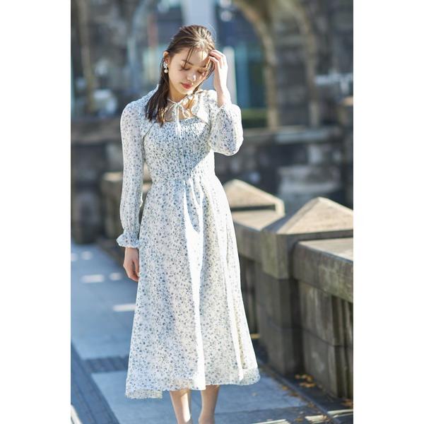 ワンピース 「ZOZO限定」りぼん付きスタンドカラー胸元シャーリングキャンディースリーブフラワープリ...