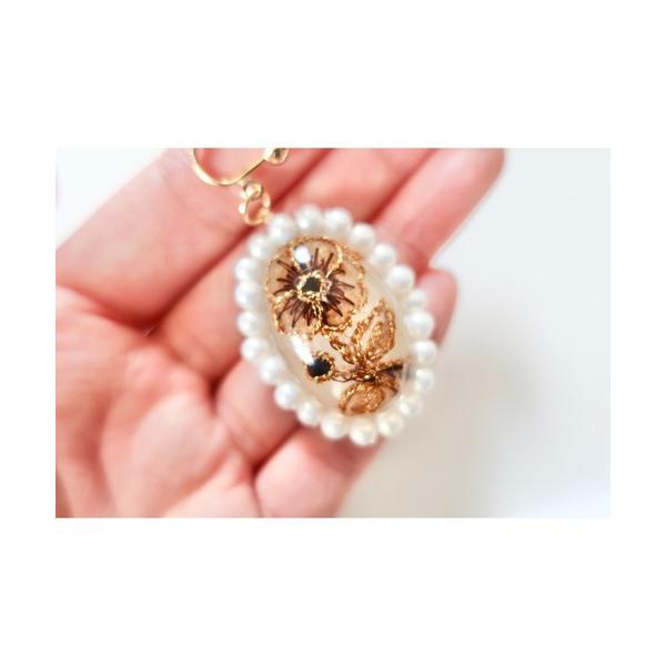 イヤリング 「hazeleyes」オーバルパールの刺繍イヤリング（パープルブラウン）「hazeley...