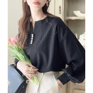 シャツ ブラウス パール付きキーネックプルオーバー