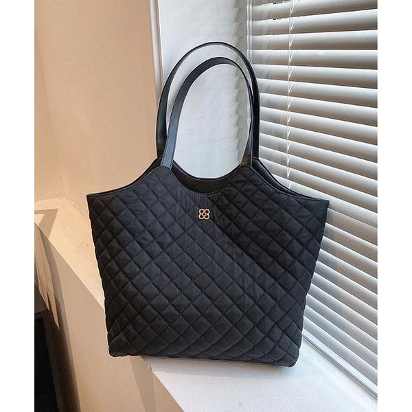 トートバッグ A4サイズ対応　大容量キルティングトートバッグ レディース