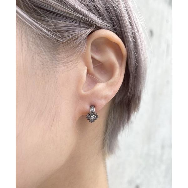 ピアス クロッシングフープピアス BLACK レディース