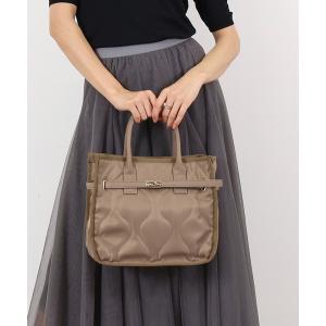 トートバッグ ヒネリ金具付ベルト×キルティング２WAYトートバッグ レディース