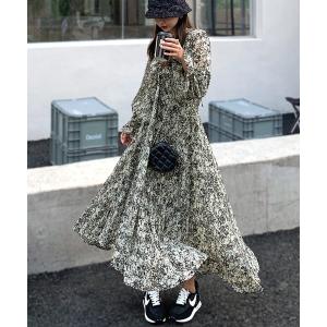 FINEnough ワンピース ドット風小花柄シャーリングワンピース