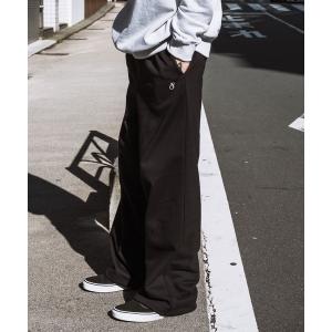 FRED PERRY (フレッドペリー) クロップド トラック パンツ