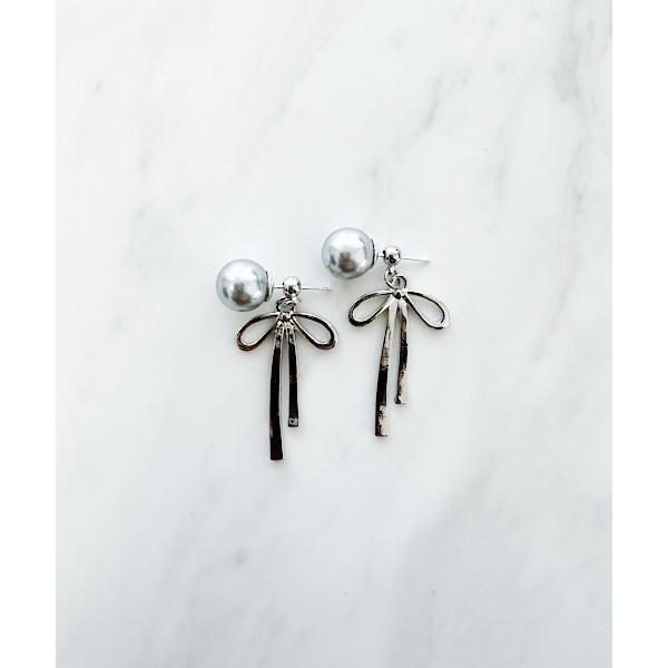 ピアス グレーパールモチーフリボンピアス レディース