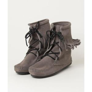 ブーツ レディース 「ミネトンカ MINNETONKA」FRINGE ANKLE TRAMPER BOOT｜zozo