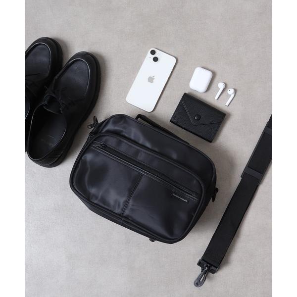 ショルダーバッグ VALENTINO MICHELLE ヨコ型　自立ショルダー　お仕事、普段使い幅広...