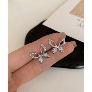 ピアス アシメちょうちょ 粒パール＆クリスタルのアシンメトリー