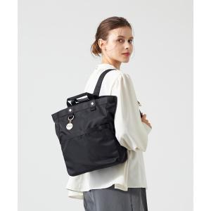 デイバック リュック チャーム付き　ナイロンリュック レディース