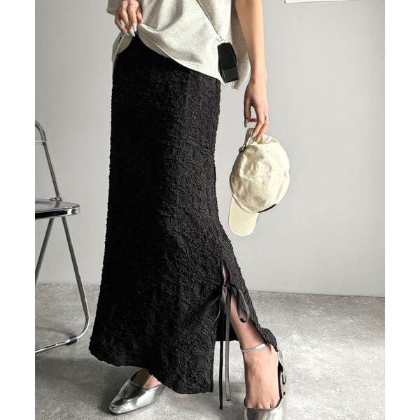 スカート 女性らしさを引き立てる。ジャガード素材サイドスリットジャガードリボンスカート