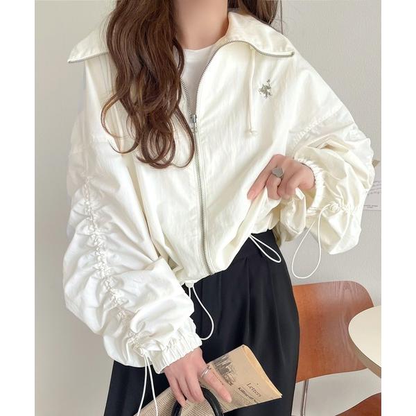ブルゾン ジャンバー 絞りが可愛い大人のカジュアル。ギャザースリーブ胸刺繍ナイロンブルゾン レディー...