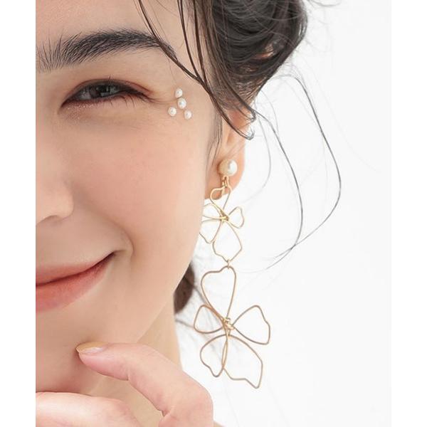 イヤリング 「ecru」　メタルフラワーモチーフイヤリング レディース