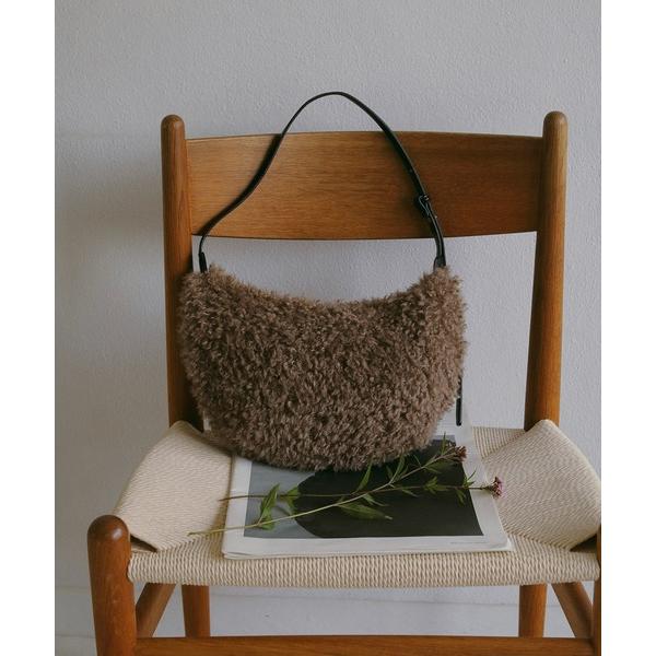 ショルダーバッグ バッグ Fakefur halfmoon shoulder bag/フェイクファー...