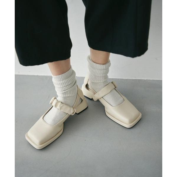 サンダル スクエアトゥギャザーベルトパンプス レディース