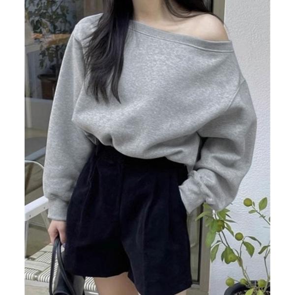 トレーナー スウェット ゆるっと肌見せ、抜け感カジュアル。オフショル トップス レディース