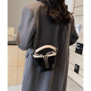 Chico（チコ） ボストンバッグ ロゴチャーム付きスエードムートン