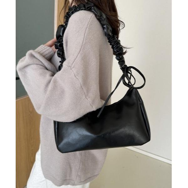 ショルダーバッグ バッグ 2WAY/3WAY　アシンメトリーなシルエットで個性を表現　シャーリングワ...