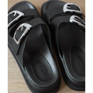 サンダル メタルバックルフラットサンダル レディースの商品画像