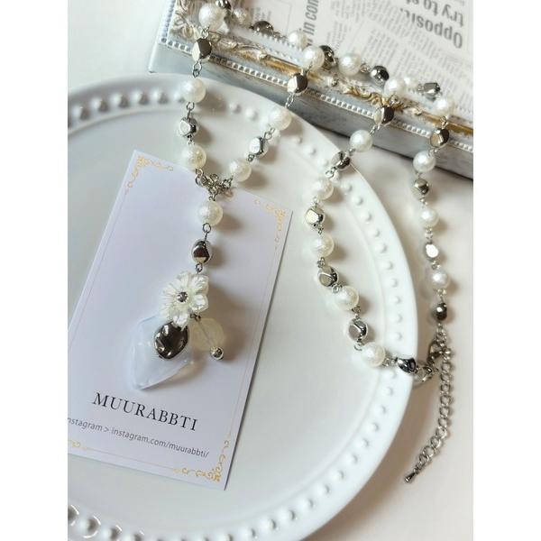 ネックレス 「MUURABBTI」白いお花のラリエット風ネックレス(MA) レディース