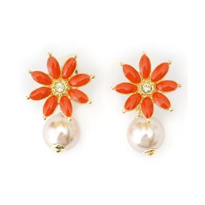 ピアス マーガレットモチーフ ２WAYピアス レディースの買取情報