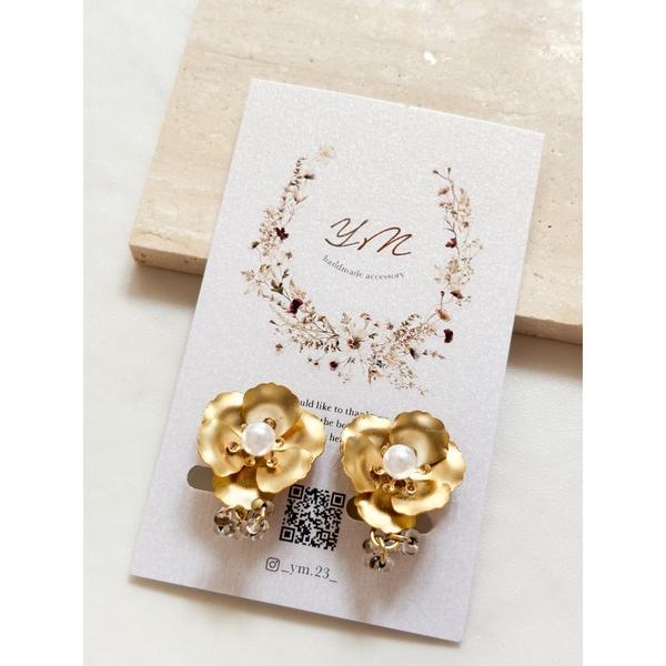 イヤリング 「YM」ゴールドフラワー×ちょこっとビーズ　蝶バネイヤリング（MA） レディース