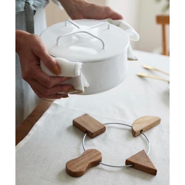 キッチン 木の鍋敷き