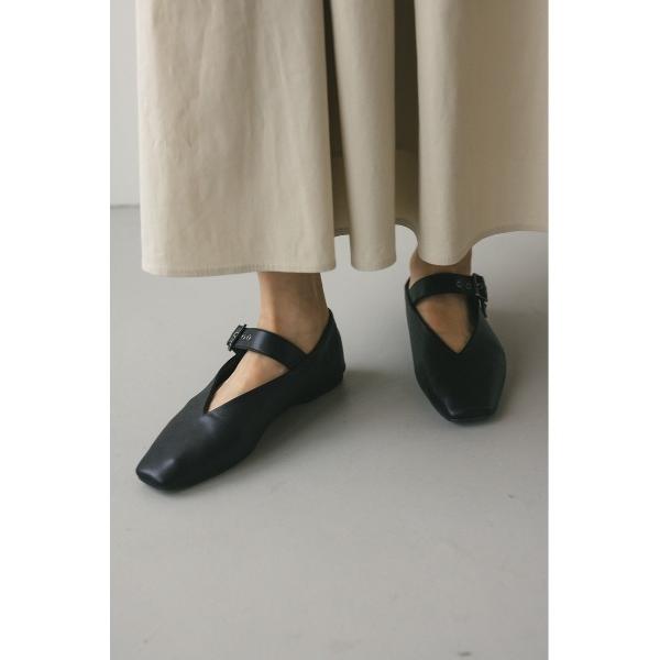 パンプス Vカッティングメリージェーン