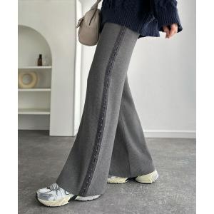 パンツ 個性と美シルエットの共演。サイドホックデザインリブニットパンツ レディース