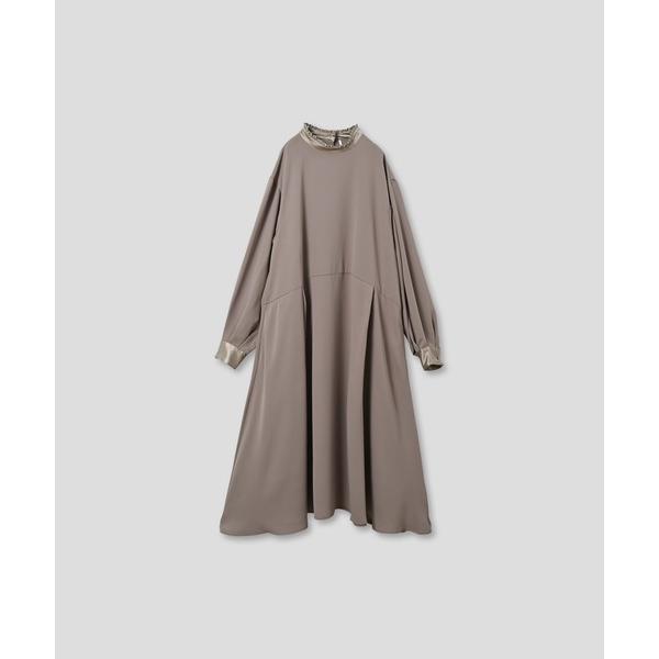 ワンピース 「WHYTO. / ホワイト」スタンドフリルカラーAラインワンピース