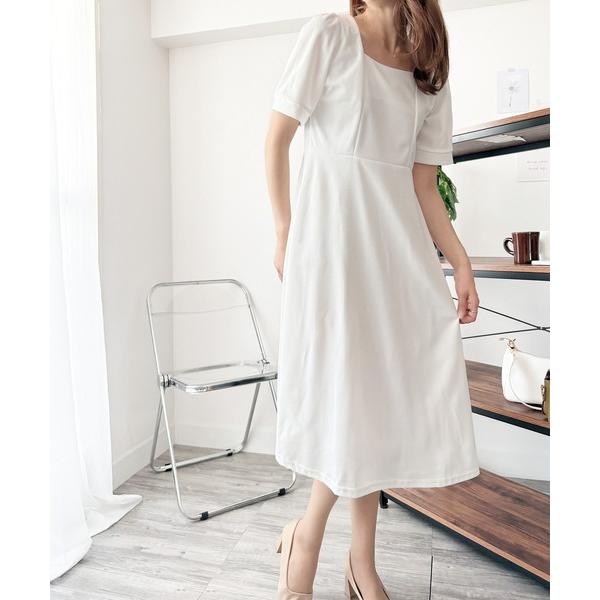 ワンピース シンプルに華やかさを添えてくれる　パフスリーブフレアワンピース