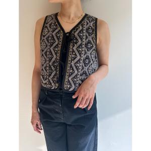 ベスト ジレ KAREENA SQUARE PRINT BEADS GILET レディース