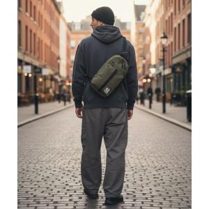 GUCCI（グッチ） GGキャンバス ウエストバッグ - ブラック レディース
