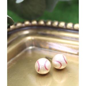 ピアス 「luccica」-Baseball- 遊び心と上品さが絶妙ミックス！まるで本物みたいなベースボールで、カジュアルコーデも一気に旬顔にアップデートする小さ…