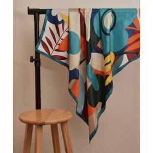 【ヴィンテージ】激レア シルク 花柄 総柄 スカーフ柄 マルチカラー レトロ Revo. スカーフ バンダナ 「60×60」レトロ フラワー 花柄 マルチ