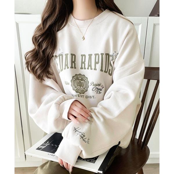 トレーナー スウェット 今っぽカジュアルの本命スウェット♪エンブレム風らくがき刺繍入りフロッキープリ...