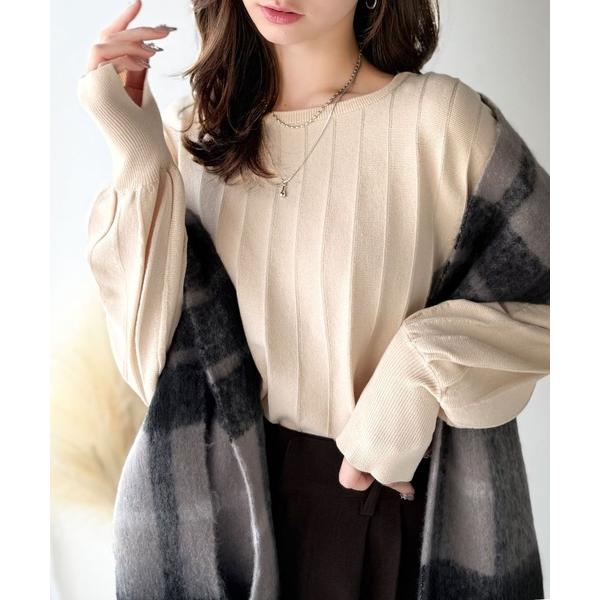 ニット セーター 大人のカジュアルを極める。タック編み袖口スリットパフニット レディース