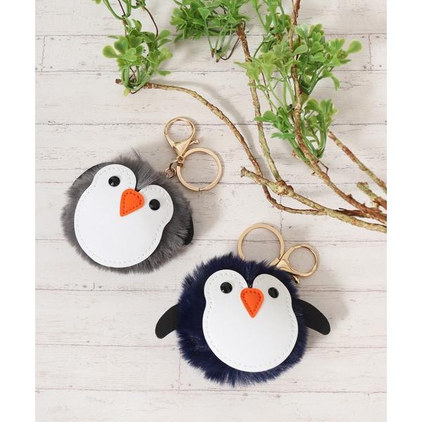 チャーム ふわふわペンギンモチーフラビットファーチャーム レディース