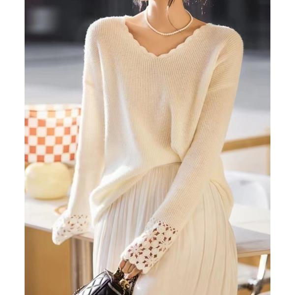 ニット セーター 袖口の花柄レースがコーデのアクセントになる春のVネックニット レディース
