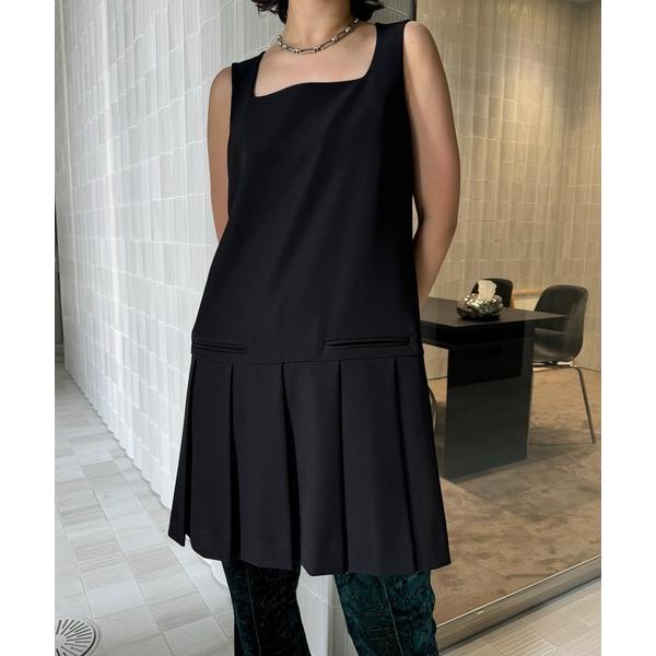 SQUARE NECK LADY LIKE PLEATS TOP レディース