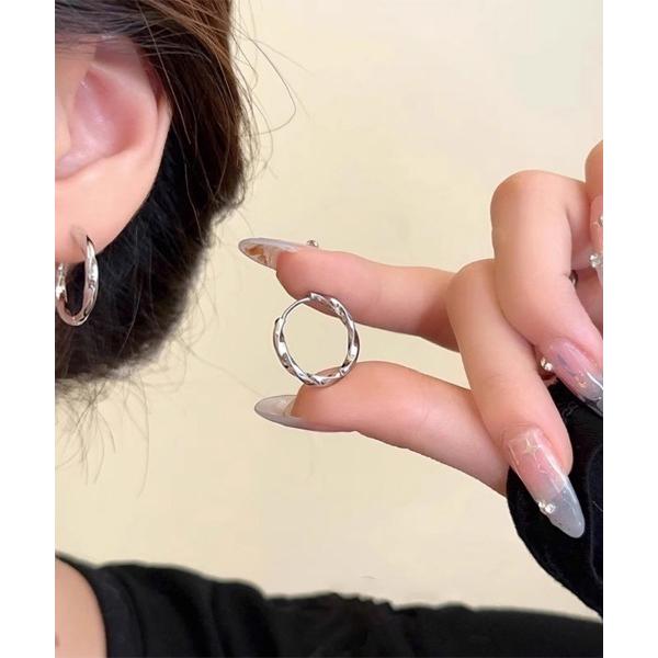 ピアス 立体ラインツイストフープピアス レディース