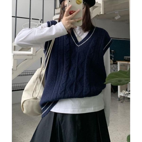 ベスト ジレ 「カレッジスタイルの定番！ライン入りVネックベストで爽やかコーデ」ライン入りVネックベ...