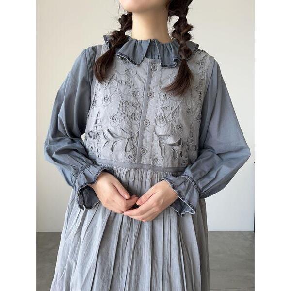 ワンピース 「WEB限定 Sサイズ」カットワーク刺繍前後着ノースリワンピース