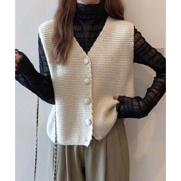 ベスト ジレ くるみボタン付きVネックニットベスト レディース
