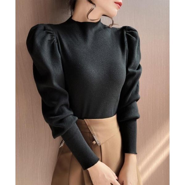 ニット セーター 存在感で魅せる、構築的シルエット。モードを纏うパワーショルダーニット。 レディース