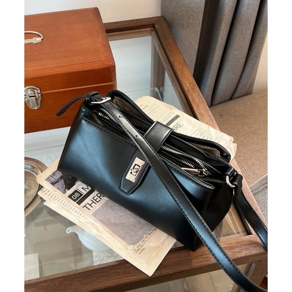 ショルダーバッグ バッグ 「詳細動画あり・4色展開」クラシックメタルバックルバッグ レディース